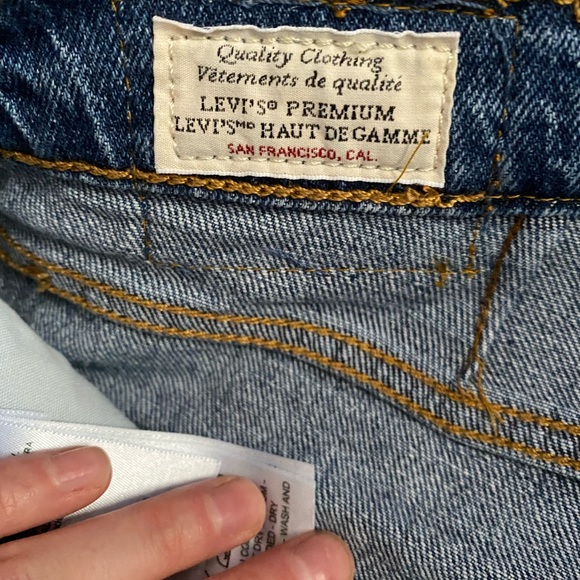Women’s Levi 501 Original Fit Women’s Jeans - Picture 2 of 3